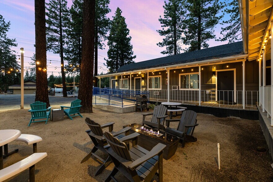 3918 Pioneer Trl, South Lake Tahoe, CA à vendre - Photo de l’immeuble – Image 2 sur 75