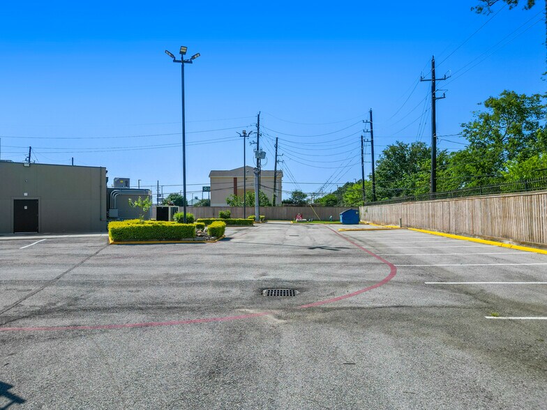 25807 I-45, Spring, TX à vendre - Photo de l’immeuble – Image 3 sur 34