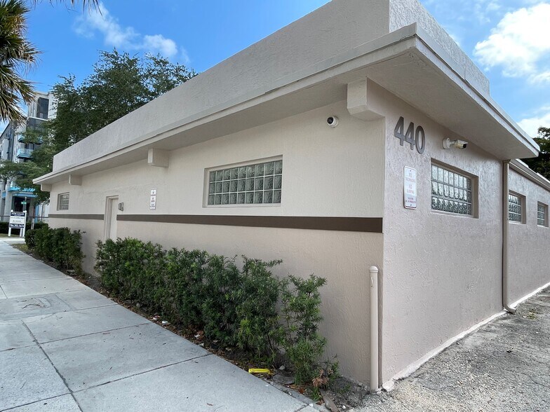 440 N Andrews Ave, Fort Lauderdale, FL à louer - Photo de l’immeuble – Image 3 sur 5