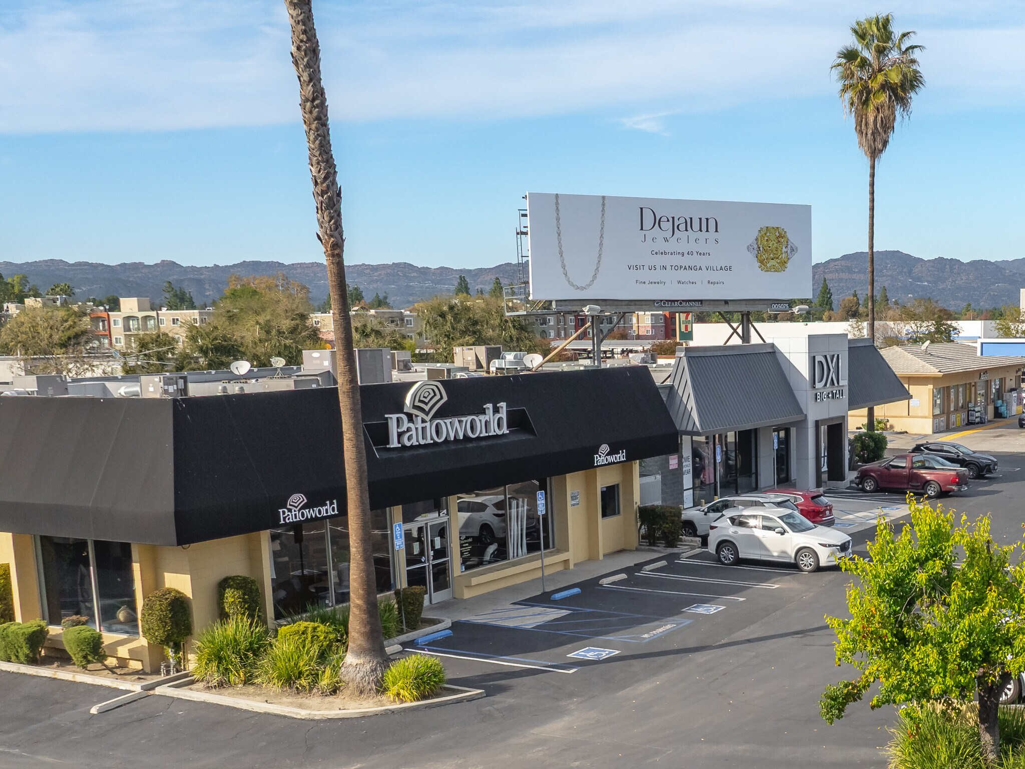 6021 Topanga Canyon Blvd, Woodland Hills, CA à louer Photo principale– Image 1 sur 7