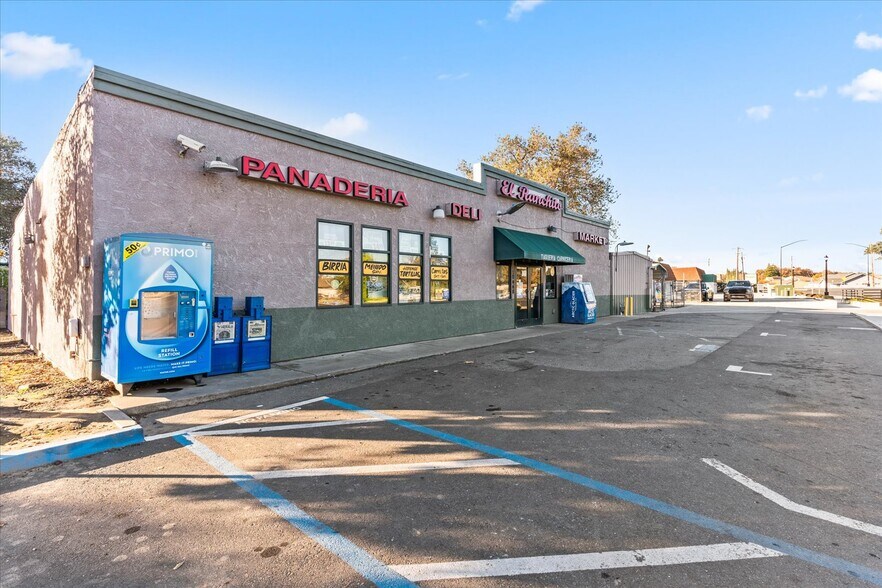 10448 CA-99, Live Oak, CA à vendre - Photo de l’immeuble – Image 2 sur 52