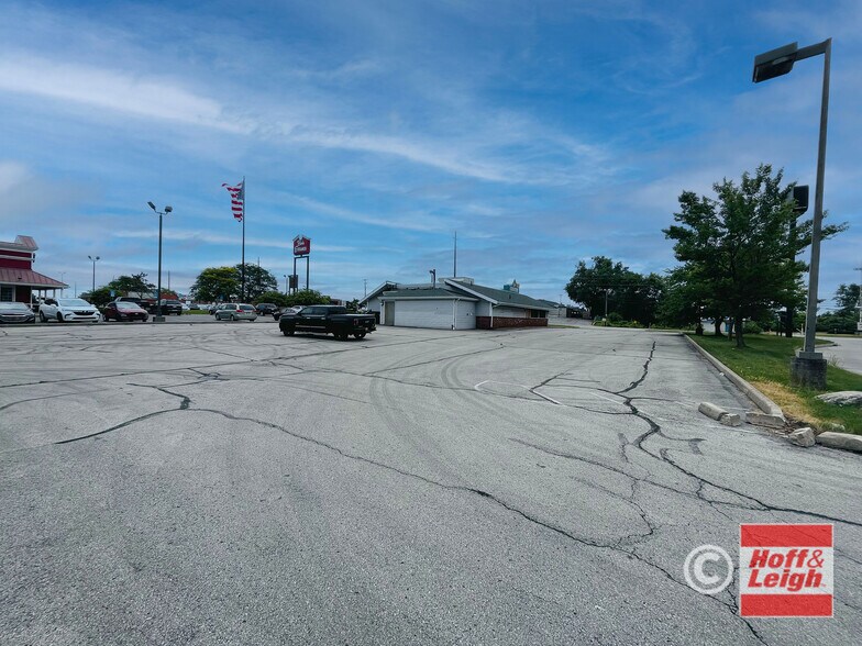 517 Griswold Rd, Elyria, OH à vendre - Photo de l’immeuble – Image 3 sur 3