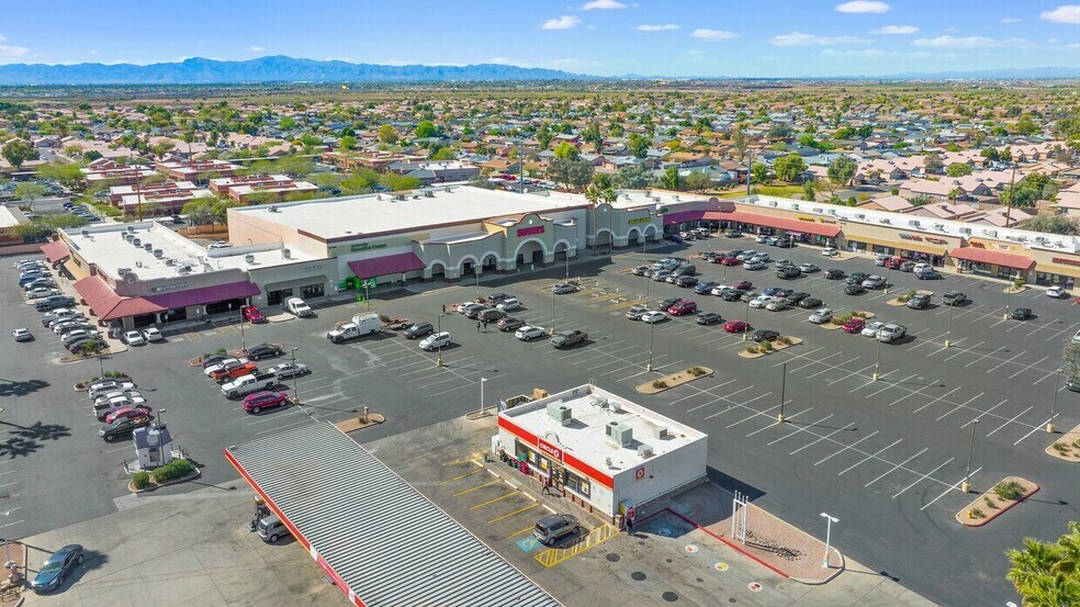 10720 W Indian School Rd, Phoenix, AZ à louer - Photo de l’immeuble – Image 1 sur 4