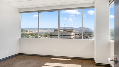 1708 Dolphin Av, Kelowna, BC à louer Photo intérieure– Image 2 sur 20