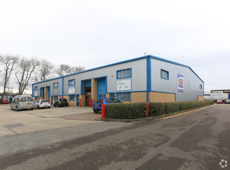 Evershed Way, Shoreham By Sea à louer - Photo de l’immeuble – Image 2 sur 2