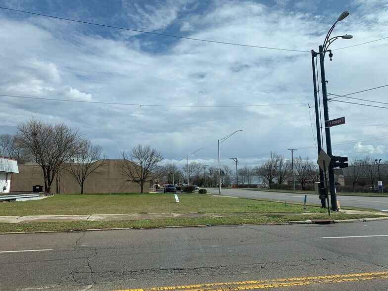 1301 E Stroop Rd, Kettering, OH à vendre - Photo de l’immeuble – Image 2 sur 2