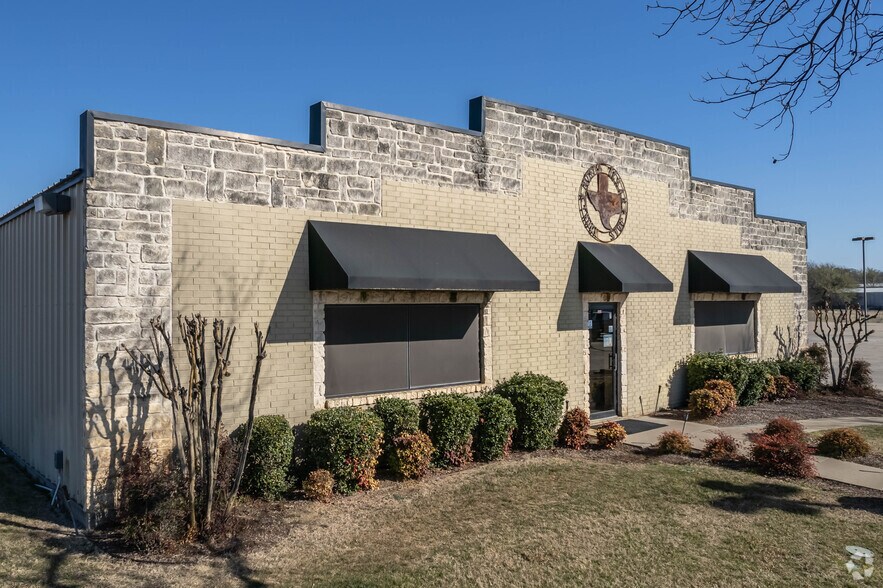 8321 Rendon Bloodworth Rd, Mansfield, TX à louer - Photo de l’immeuble – Image 3 sur 13