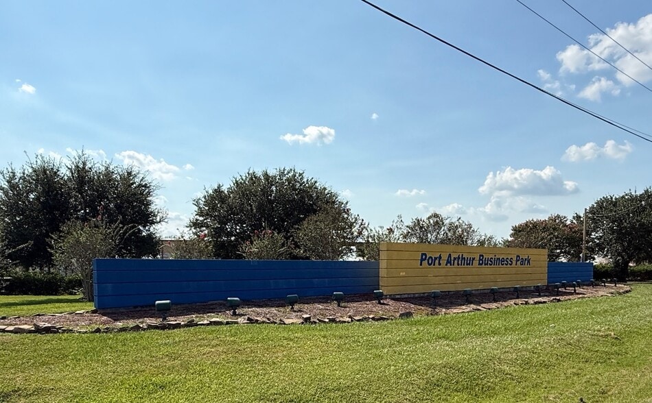 925 Jade Ave, Port Arthur, TX à vendre - Photo de l’immeuble – Image 2 sur 15