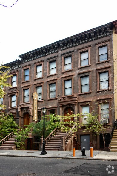 319-321 W 46th St, New York, NY à vendre - Photo de l’immeuble – Image 3 sur 4