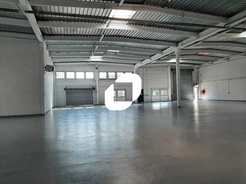 Bureau dans Trappes à louer - Photo de l’immeuble – Image 2 sur 6