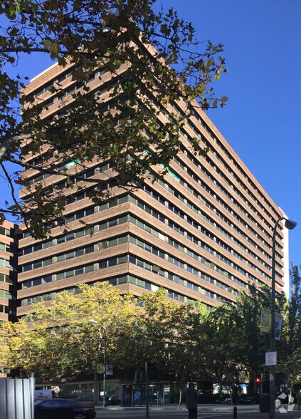 Paseo Castellana, 135, Madrid, Madrid à louer - Photo de l’immeuble – Image 3 sur 4