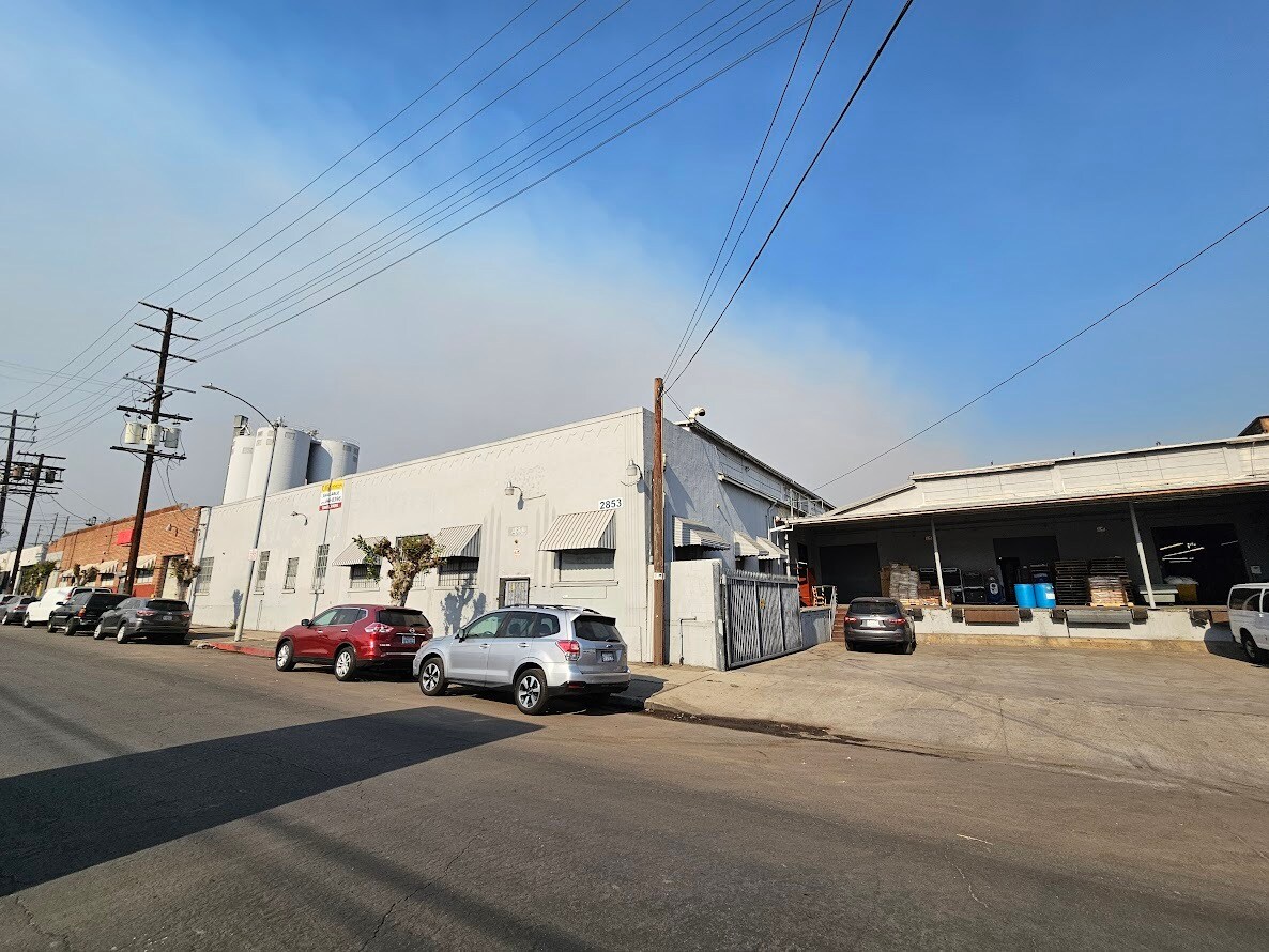 2853 E Pico Blvd, Los Angeles, CA à louer Photo de l’immeuble– Image 1 sur 16