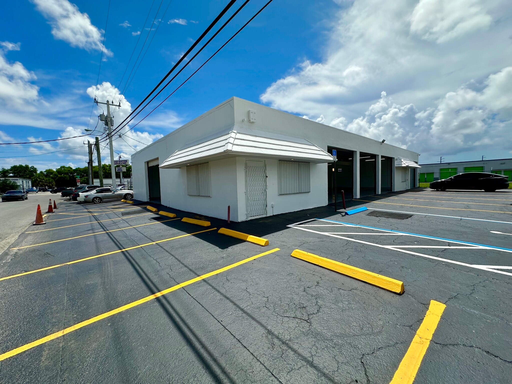 960 S Dixie Hwy E, Pompano Beach, FL à louer Photo de l’immeuble– Image 1 sur 8