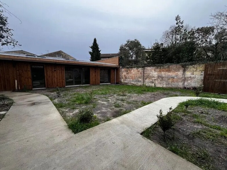 Bureau dans Bordeaux à louer - Photo de l’immeuble – Image 2 sur 12