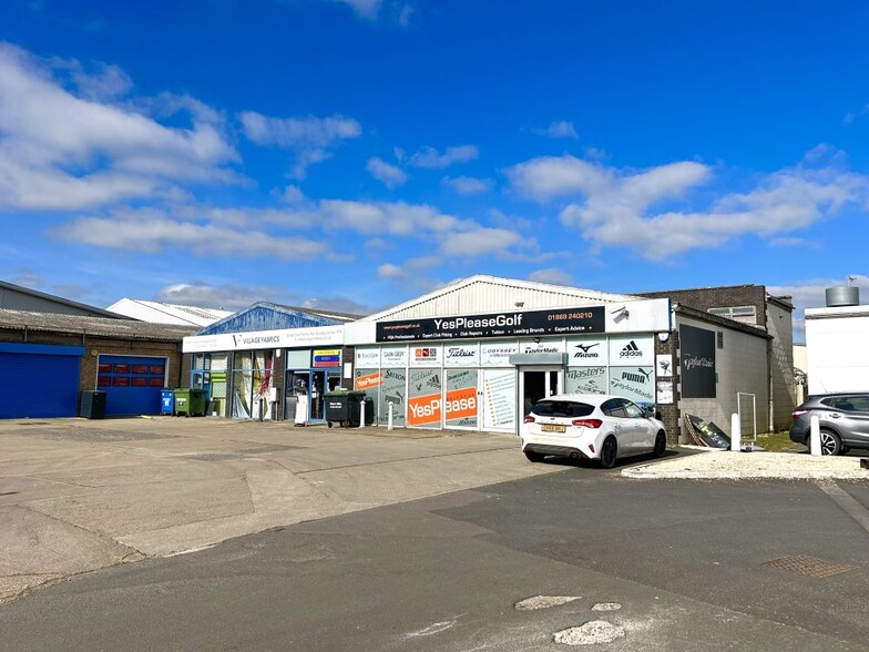 Churchill Rd, Bicester à louer - Photo de l’immeuble – Image 1 sur 6
