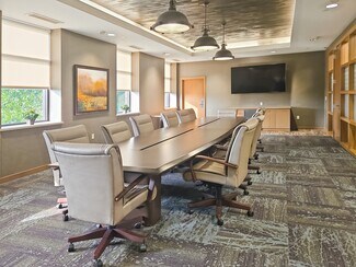 Plus de détails pour 3402 Oakwood Mall Dr, Eau Claire, WI - Coworking à louer