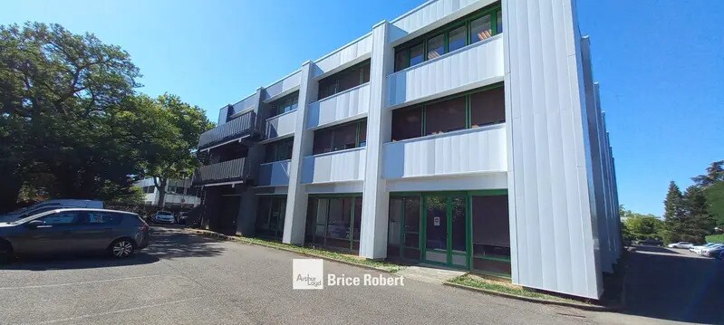 1-3 Rue Colonel Chambonnet, Bron à louer - Photo de l’immeuble – Image 2 sur 7