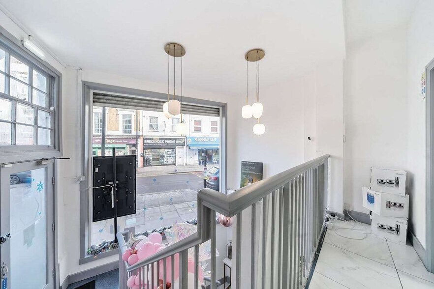 13 Brecknock Rd, Londres à vendre - Photo intérieure – Image 2 sur 7