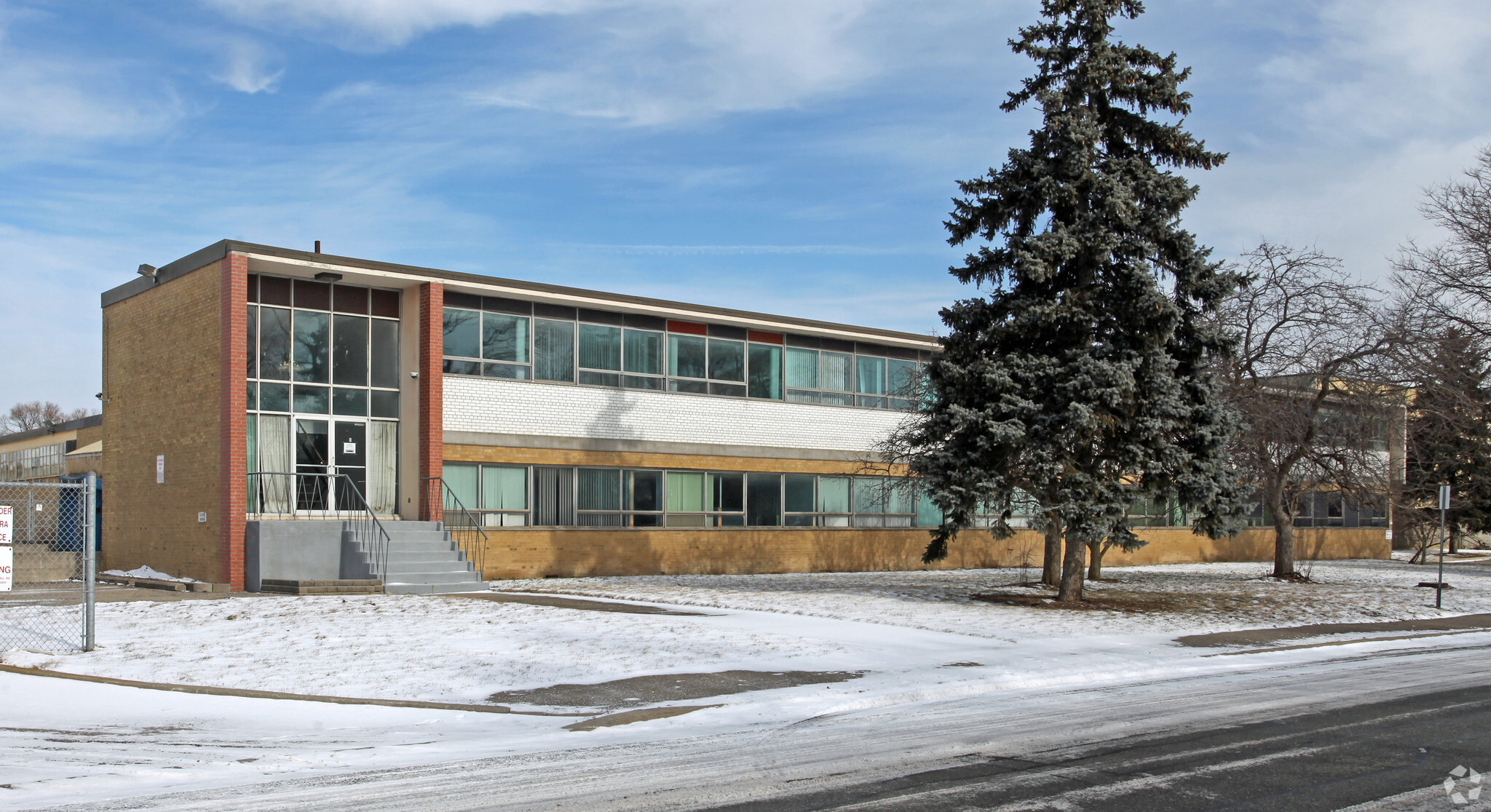 2-8 Holtby Ave, Brampton, ON à louer Photo de l’immeuble– Image 1 sur 5