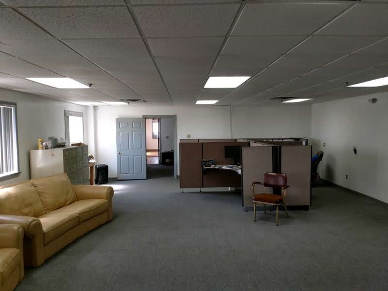 1840 Columbia Ave, Folcroft, PA à vendre - Photo intérieure – Image 2 sur 4