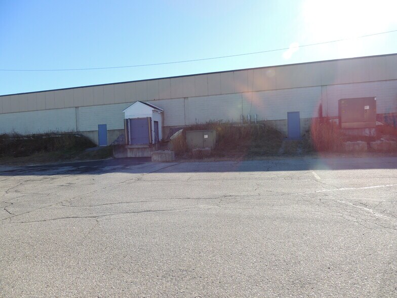 24 Lexington Dr, Laconia, NH à louer - Photo de l’immeuble – Image 2 sur 15