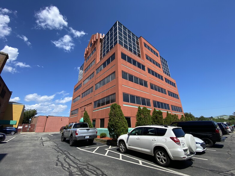 221 3rd St, Newport, RI à louer - Photo de l’immeuble – Image 2 sur 12