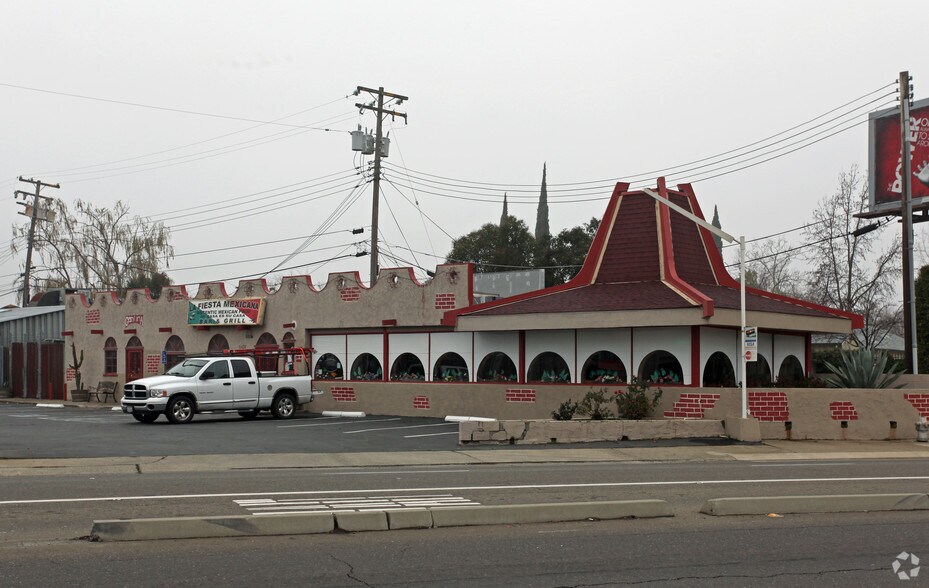 6438 Elvas Ave, Sacramento, CA à vendre - Photo principale – Image 1 sur 4