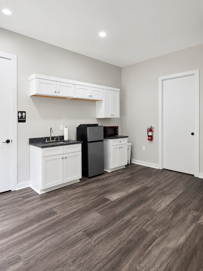 6110 McFarland Station Dr, Alpharetta, GA 30004 - Lot 1002 - - Photo intérieure - Image 1 of 4