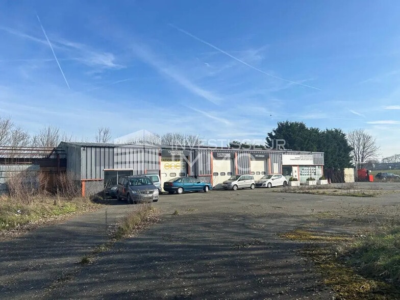 Local commercial dans Angerville à vendre - Photo de l’immeuble – Image 1 sur 4