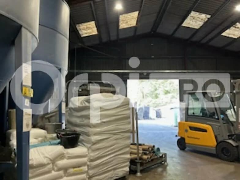 Local d'activités dans Grandris à vendre - Photo intérieure – Image 2 sur 4