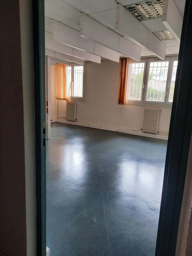 Plus de détails pour Boulevard Gallieni, Issy-les-Moulineaux - Bureau à louer