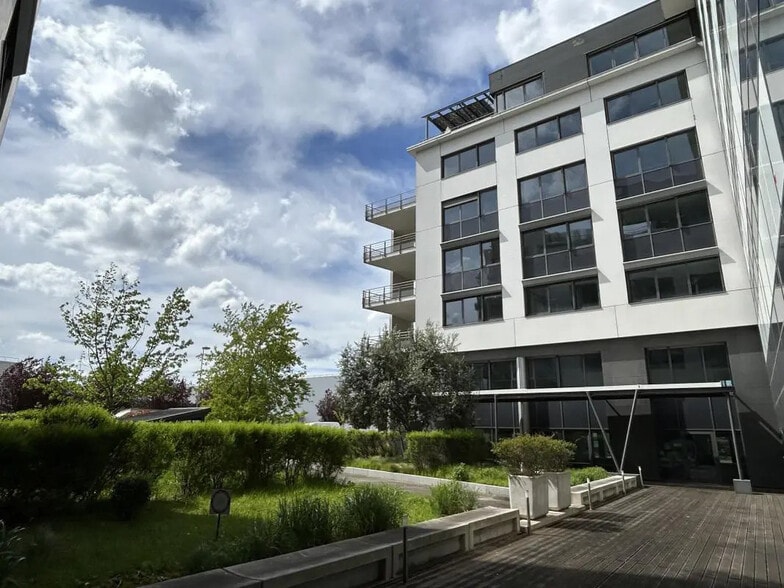 Bureau dans Gennevilliers à louer - Photo de l’immeuble – Image 3 sur 12