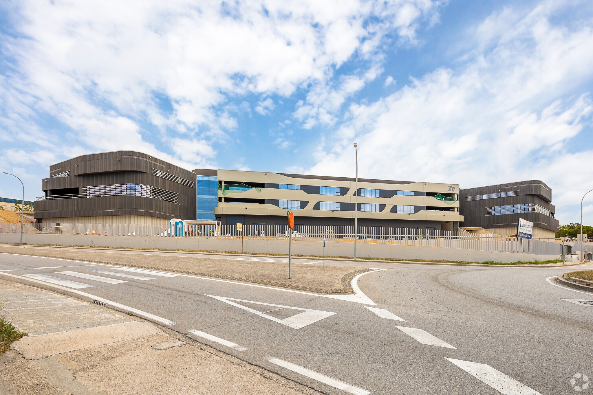 Industriel/Logistique dans Barberà del Vallès, Barcelona à louer Photo principale– Image 1 sur 4