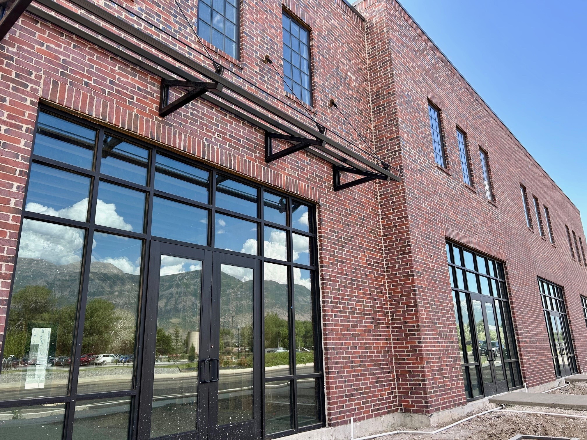 250 S North County Blvd, Pleasant Grove, UT à louer Photo de l’immeuble– Image 1 sur 4