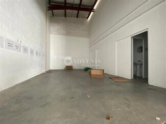 Plus de détails pour Local d'activités à louer