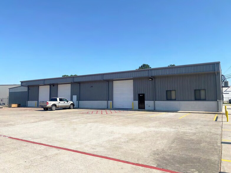 11255 Windfern Rd, Houston, TX à louer - Photo principale – Image 2 sur 9