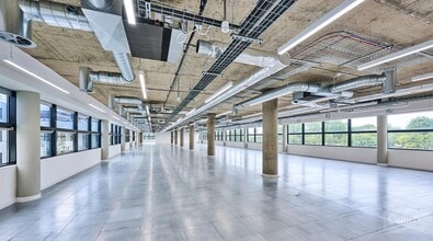 Haywood Rd, Warwick à louer Photo intérieure– Image 1 sur 10