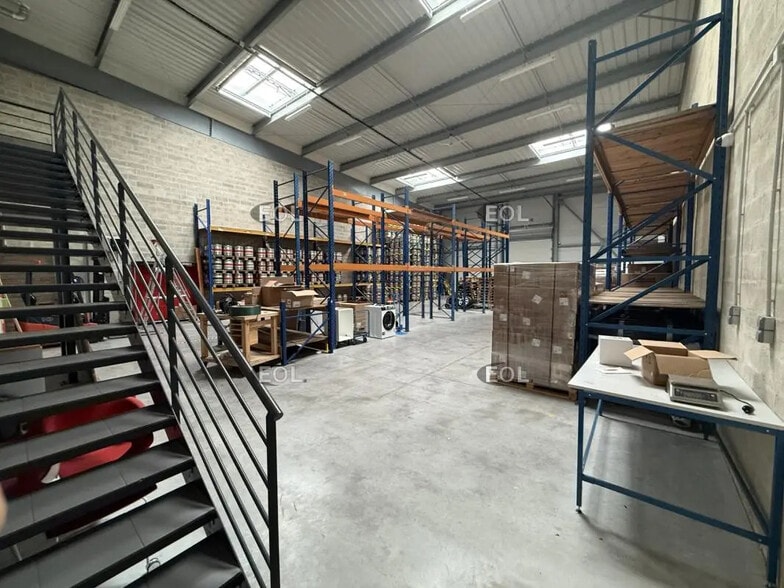 Local d'activités dans Bussy-Saint-Georges à vendre - Photo de l’immeuble – Image 2 sur 26