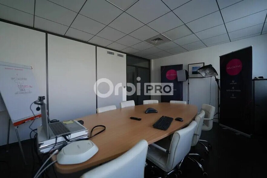 Bureau dans Dardilly à louer - Photo de l’immeuble – Image 3 sur 12