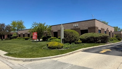 155 Revere Dr, Northbrook, IL à louer Photo de l’immeuble– Image 2 sur 8