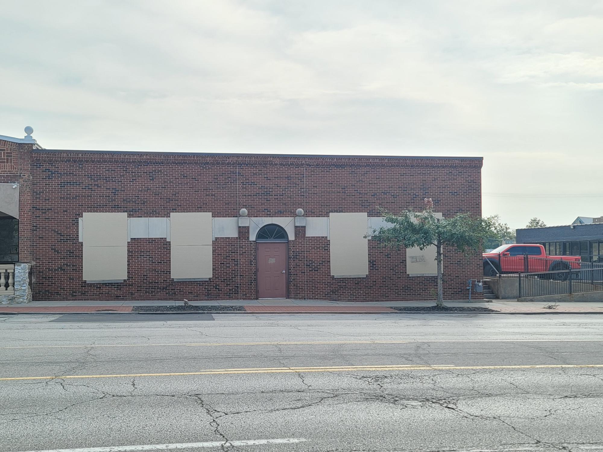 3947 Broadway St, Kansas City, MO à louer Photo de l’immeuble– Image 1 sur 9