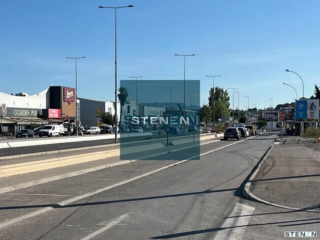 Plus de détails pour Local commercial à louer