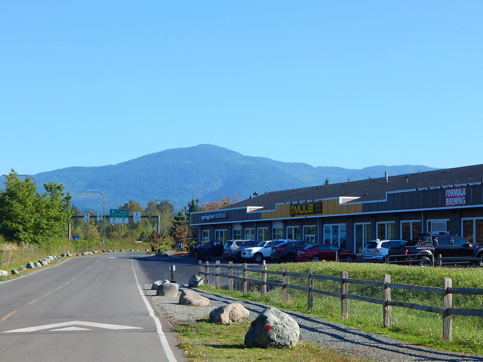 1875 NW Poplar Way, Issaquah, WA à louer Photo principale– Image 1 sur 7