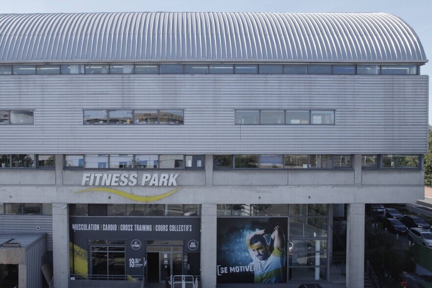 Bureau dans Pantin à louer - Photo de l’immeuble – Image 3 sur 3