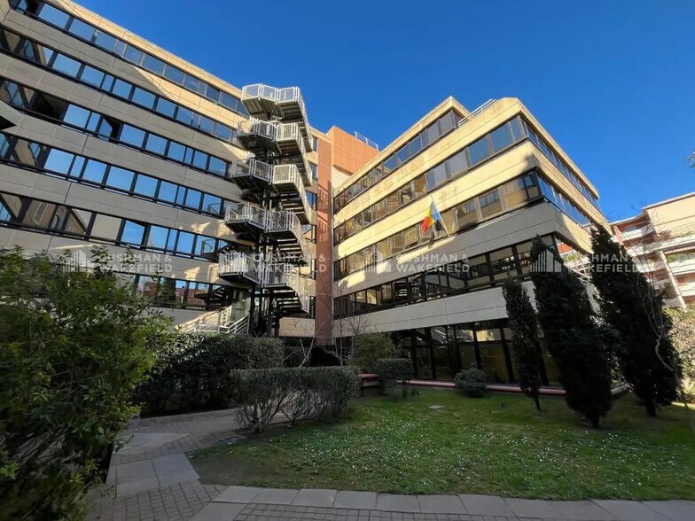 141 Avenue Du Prado, Marseille à louer - Photo de l’immeuble – Image 1 sur 27