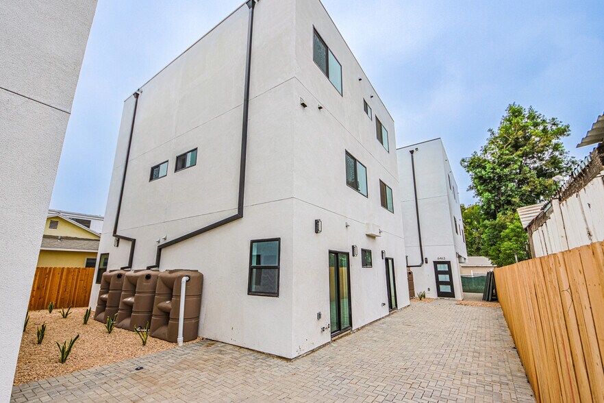 6461 Woodley Ave, Van Nuys, CA à vendre - Photo de l’immeuble – Image 3 sur 23