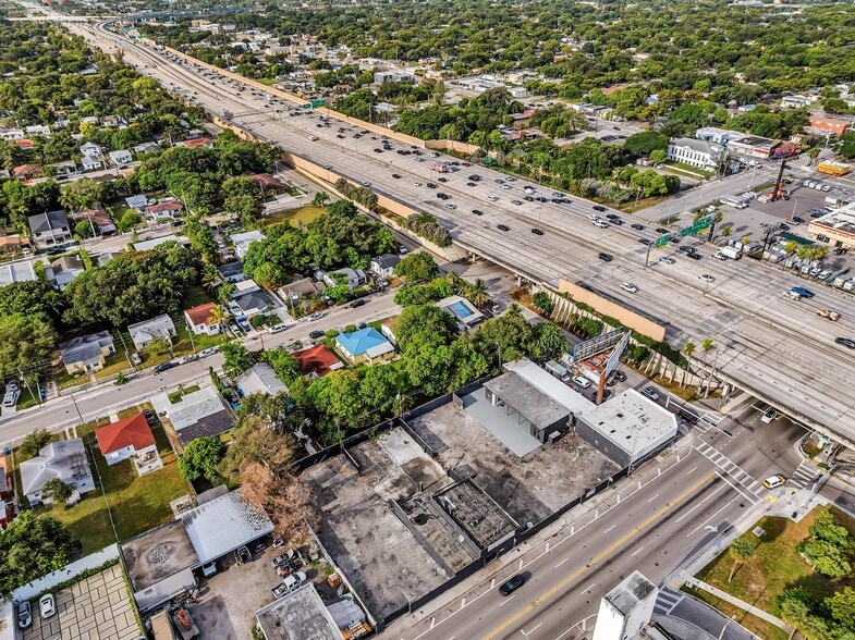 570 NW 54th St, Miami, FL à louer - Aérien – Image 1 sur 43