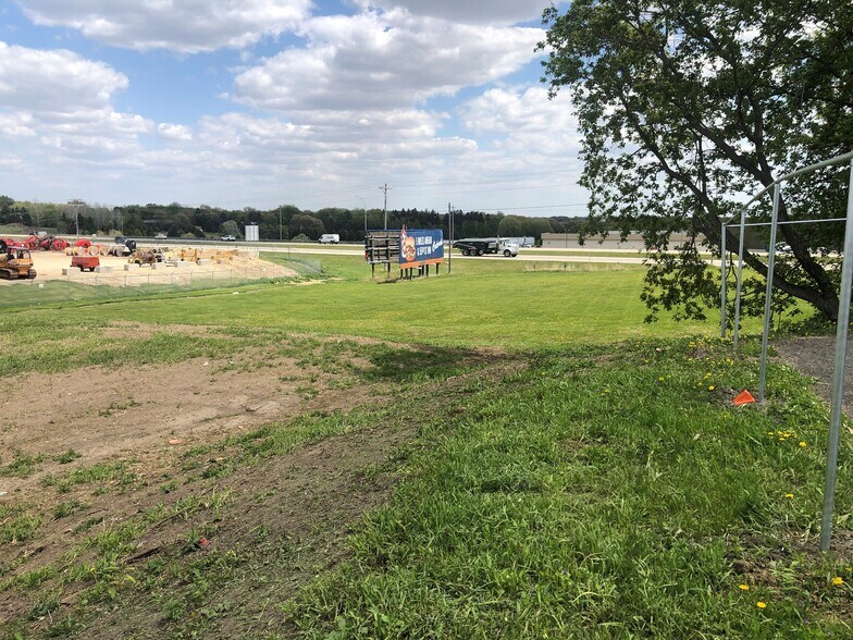 7050 11th Ave SW, Rochester, MN à vendre - Photo de l’immeuble – Image 3 sur 10