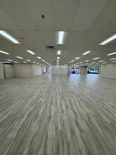 8030-8384 N Pines Blvd, Pembroke Pines, FL à louer Photo intérieure– Image 2 sur 10