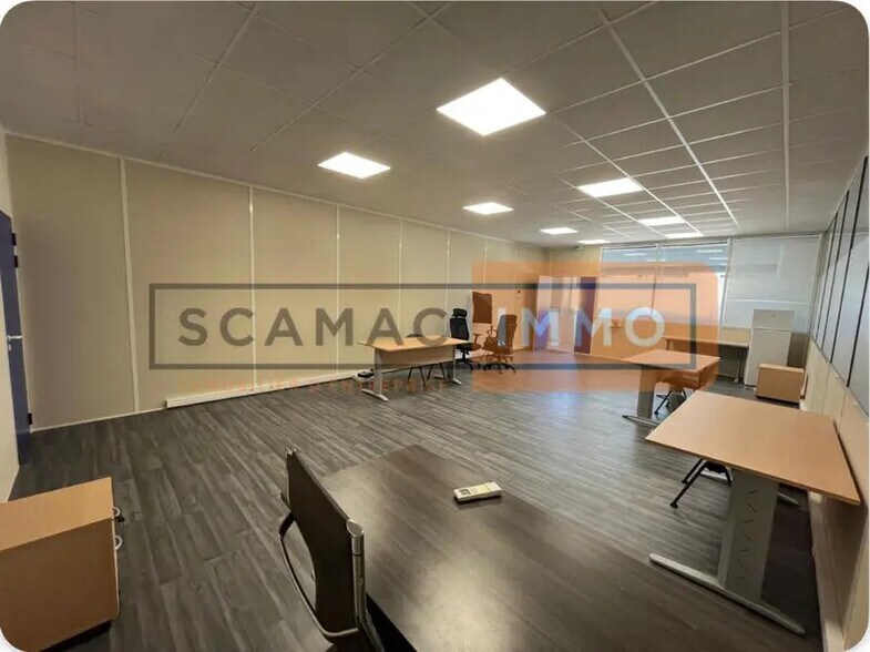 Bureau dans Fréjus à louer - Photo intérieure – Image 2 sur 4
